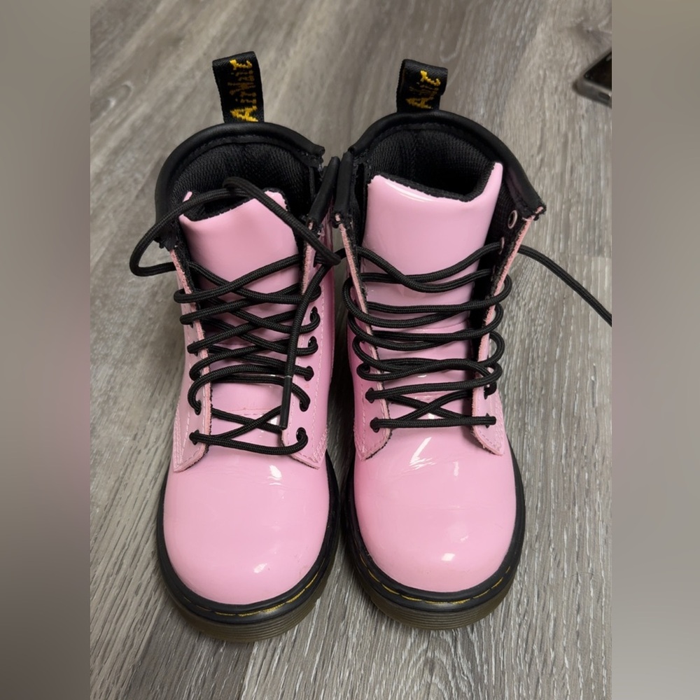 Girls Pink 1460 8-eye Dr.Marten boot